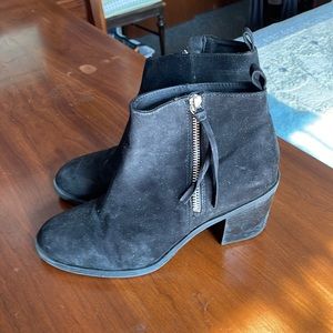 H&M black heeled bootie